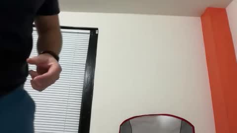 Snapshot of stackwavey chatting on December 21, 2:51 am Stack online show from December 21, 2:51 am