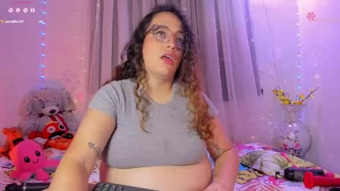 Snapshot of stacy_millerr chatting on May 16, 1:02 am Stacy Boobs online show from May 16, 1:02 am