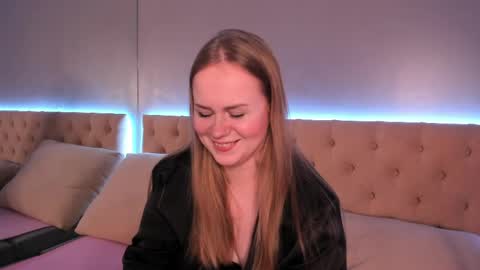 Snapshot of stacy_moorexx chatting on May 5, 8:39 pm STACY online show from May 5, 8:39 pm