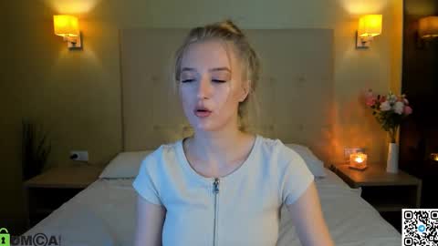 Snapshot of stacy_riiver chatting on November 26, 9:21 am Stacy Mon Tue Wed Thu Fri Sun GMT GMT 3 1000am - 0400pm online show from November 26, 9:21 am