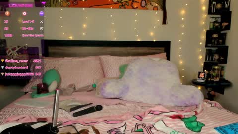 StacyCakes online show from February 8, 9:24 am