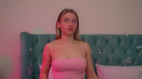 StacyEvances online show from December 17, 6:08 am