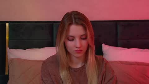 Snapshot of stacyevancesss chatting on April 25, 6:27 pm StacyEvances online show from April 25, 6:27 pm