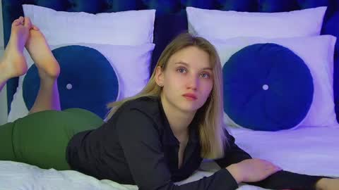 Snapshot of stacyevancesss chatting on May 26, 6:48 pm StacyEvances online show from May 26, 6:48 pm