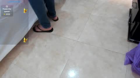 Snapshot of stacyfoxx_ chatting on August 6, 9:17 pm stacy fox online show from August 6, 9:17 pm