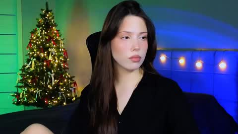 Snapshot of stacygonzales_ chatting on December 21, 9:44 am Bye bye dear See you on December 3st  online show from December 21, 9:44 am