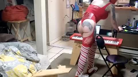 Submissive Slut LOVES adoration online show from December 22, 3:25 am