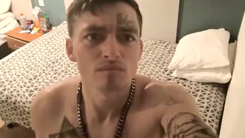 Snapshot of staightupdownbad chatting on November 15, 5:27 am Straightupdownbad online show from November 15, 5:27 am