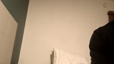 Snapshot of staightupdownbad chatting on November 17, 5:24 am Straightupdownbad online show from November 17, 5:24 am