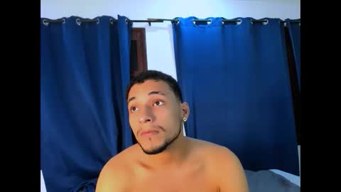 Snapshot of stan_blu chatting on November 29, 10:18 am stan_blu online show from November 29, 10:18 am