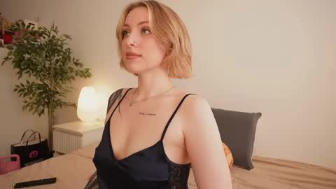 Snapshot of stanovaya300kg chatting on April 27, 1:42 pm Kristina online show from April 27, 1:42 pm