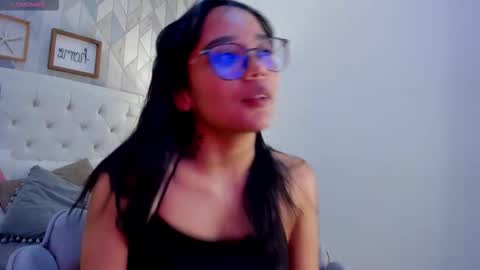 Snapshot of star_angel_ chatting on February 11, 11:43 pm star angel online show from February 11, 11:43 pm