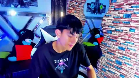 Snapshot of star_blew chatting on December 5, 12:33 pm star_blew online show from December 5, 12:33 pm