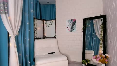 Chloe online show from May 30, 5:26 am