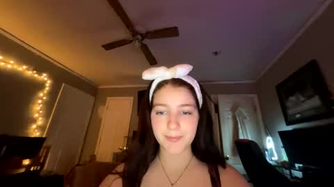 Snapshot of starlight09102 chatting on January 8, 7:45 pm Starlight online show from January 8, 7:45 pm