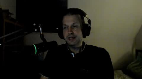 Snapshot of starlight1987 chatting on December 7, 7:05 am Adam online show from December 7, 7:05 am