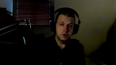 Snapshot of starlight1987 chatting on December 19, 8:23 am Adam online show from December 19, 8:23 am