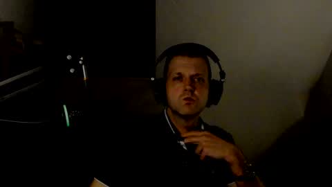 Snapshot of starlight1987 chatting on January 1, 7:41 am Adam online show from January 1, 7:41 am