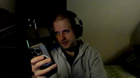 Snapshot of starlight1987 chatting on February 15, 6:12 am Adam online show from February 15, 6:12 am