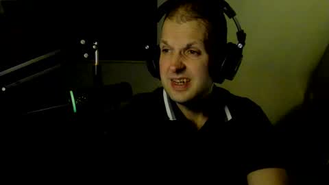 Snapshot of starlight1987 chatting on March 6, 3:02 am Adam online show from March 6, 3:02 am