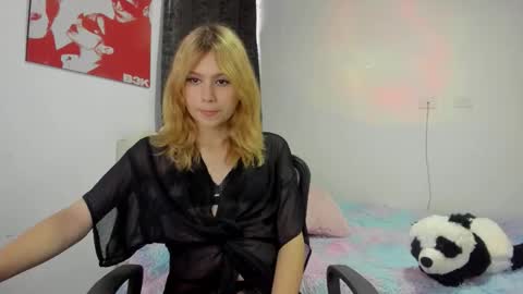 Snapshot of starmoonly chatting on November 30, 10:25 pm starmoonly online show from November 30, 10:25 pm