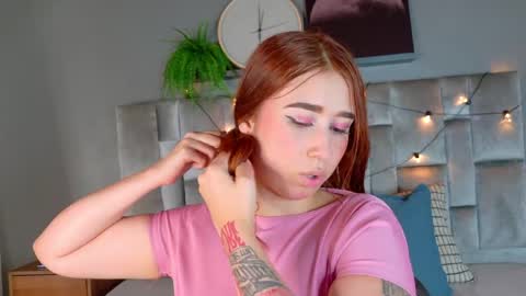 M O O N  online show from April 7, 3:29 am