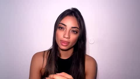 Mia online show from March 26, 11:05 am