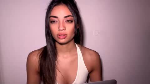 Mia online show from March 31, 11:54 am