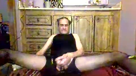 i-wish-i-was-a-girl online show from April 20, 12:41 pm