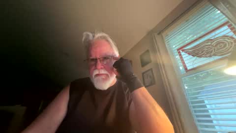 Snapshot of steamboiler chatting on July 25, 10:35 am Tom online show from July 25, 10:35 am