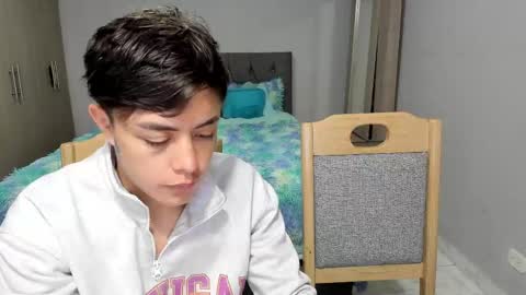 Snapshot of steban_and_kim chatting on February 14, 9:53 pm steban and kim online show from February 14, 9:53 pm