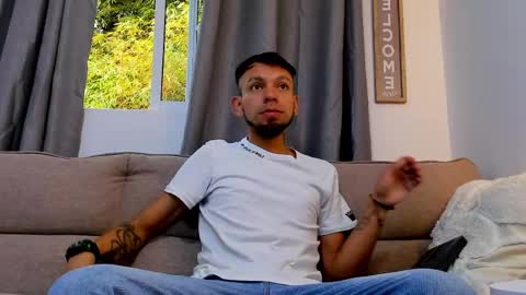 Snapshot of stebansilv_ chatting on May 19, 12:11 pm Steban online show from May 19, 12:11 pm