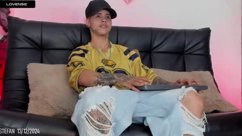 Snapshot of stefan_wonder_ chatting on December 13, 3:11 pm Wonder online show from December 13, 3:11 pm