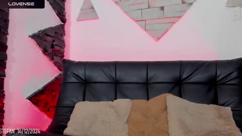 Snapshot of stefan_wonder_ chatting on December 14, 4:52 pm Wonder online show from December 14, 4:52 pm