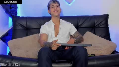 Snapshot of stefan_wonder_ chatting on December 21, 4:46 pm Wonder online show from December 21, 4:46 pm