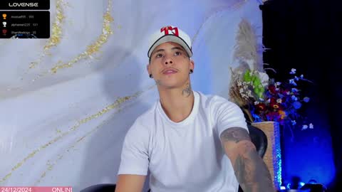 Snapshot of stefan_wonder_ chatting on December 24, 2:22 pm Wonder online show from December 24, 2:22 pm