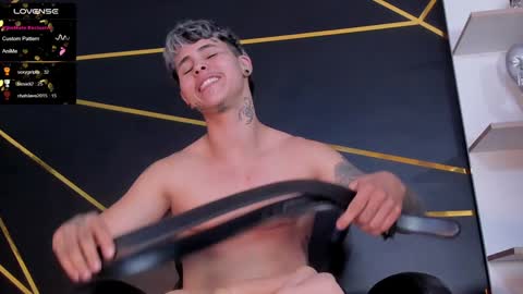 Snapshot of stefan_wonder_ chatting on January 12, 2:03 am Wonder online show from January 12, 2:03 am