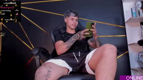 Snapshot of stefan_wonder_ chatting on January 15, 9:09 pm Wonder online show from January 15, 9:09 pm