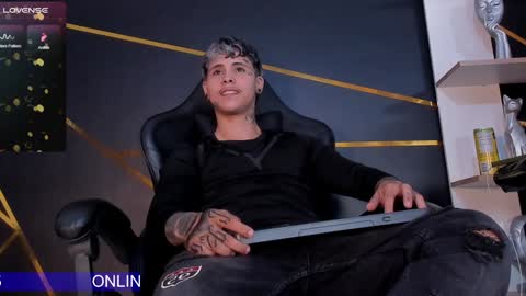 Snapshot of stefan_wonder_ chatting on January 17, 2:07 pm Wonder online show from January 17, 2:07 pm