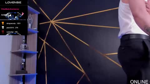 Snapshot of stefan_wonder_ chatting on March 1, 11:58 pm Wonder online show from March 1, 11:58 pm