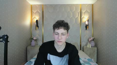 Esrefan online show from February 6, 8:23 pm