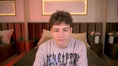 Esrefan online show from February 19, 7:32 pm