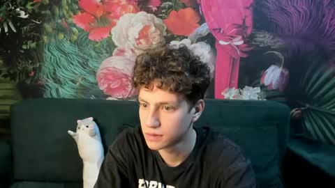 Esrefan online show from April 12, 7:41 pm