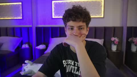 Esrefan online show from April 17, 8:01 pm