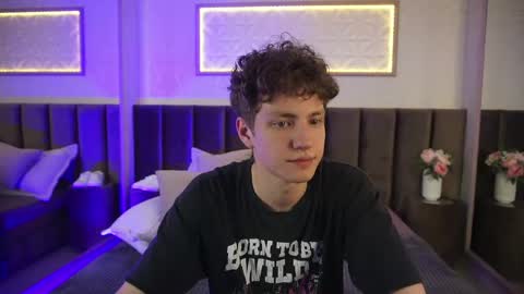 Esrefan online show from April 21, 2:51 am