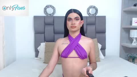 stefaniflores online show from January 22, 9:21 pm