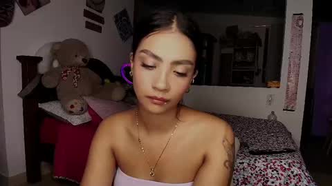 Im MiaIts my first day here  online show from September 19, 1:18 am