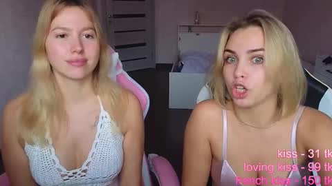 stefany_and_bettany online show from October 21, 11:55 am