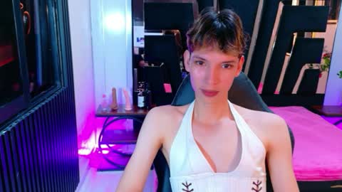 stefany piink online show from April 1, 1:41 pm