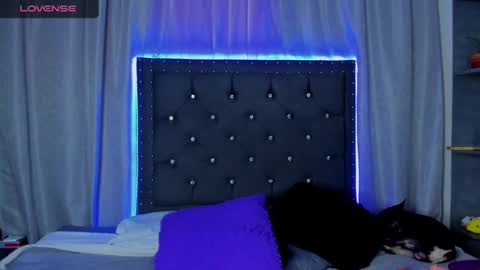 Snapshot of steff_olsen chatting on January 18, 9:34 am steff_olsen online show from January 18, 9:34 am